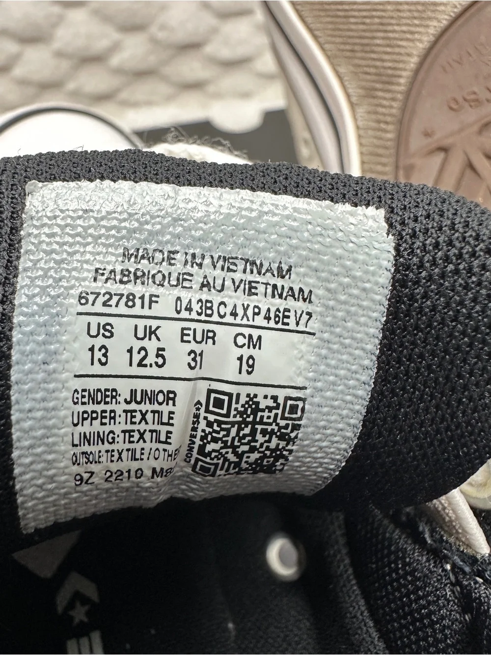 Converse Mid-Top Sneakers in Off-White/Cream Size 13